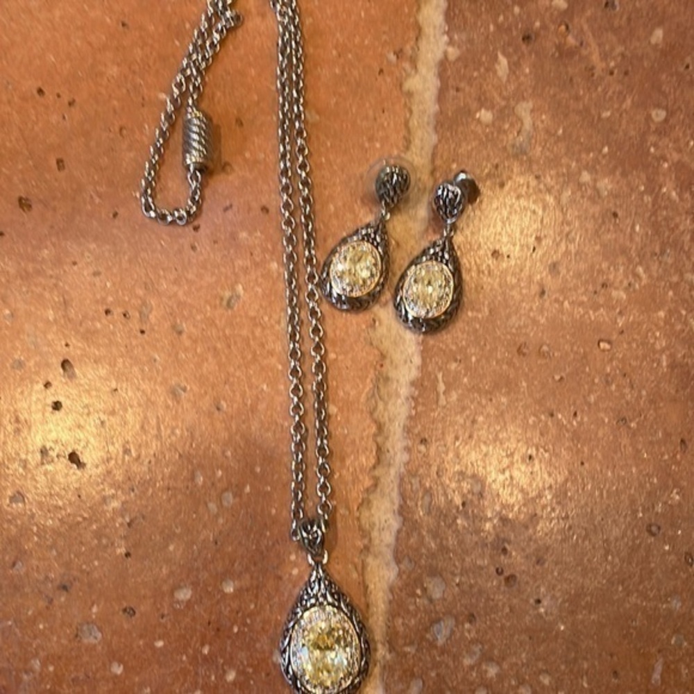 two-toned necklace and earrings set